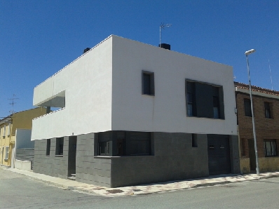 Realización de una fachada para una vivienda en Caparroso