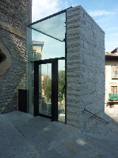 Piedra Gris Moncayo en las calles de Vitoria-Gasteiz