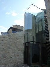 Piedra Gris Moncayo en las calles de Vitoria-Gasteiz