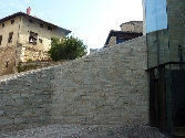 Piedra Gris Moncayo en las calles de Vitoria-Gasteiz