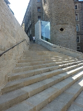 Piedra Gris Moncayo en las calles de Vitoria-Gasteiz